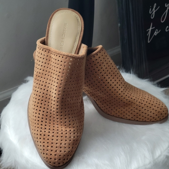 Marc Fisher Shoes - Marc Fisher Camel color Mules. Size 8